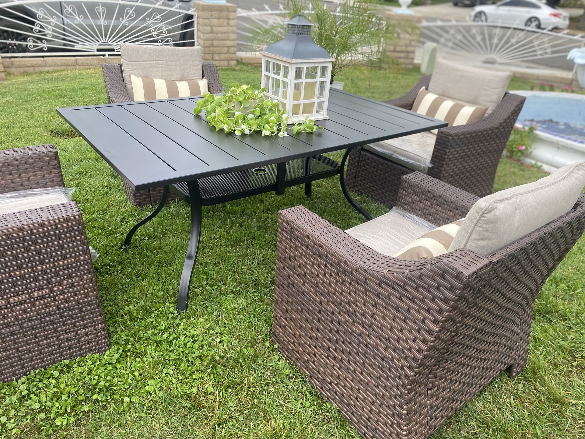 Brand New Patio Table Set 5 Pieces