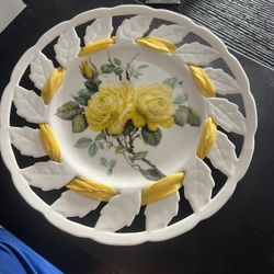 I. Godinger & Co. Decorative Wall Plate Yellow Rose &Reticulating Rose Leaves