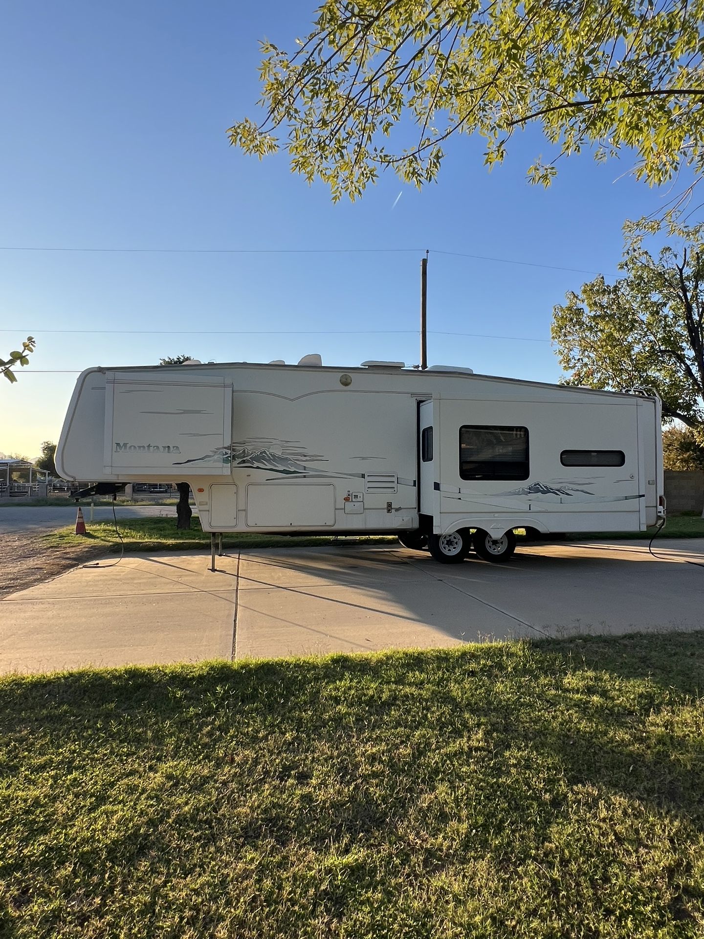 2004 Keystone Montana 3575RL