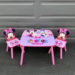 Minnie Mouse/ Minnie Mouse toddler table and chair set/ table/ furniture/ kids/ toys/ new