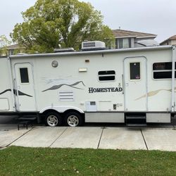 2004 HOMESTEAD BY STARCRAFT TRAVEL TRAILER