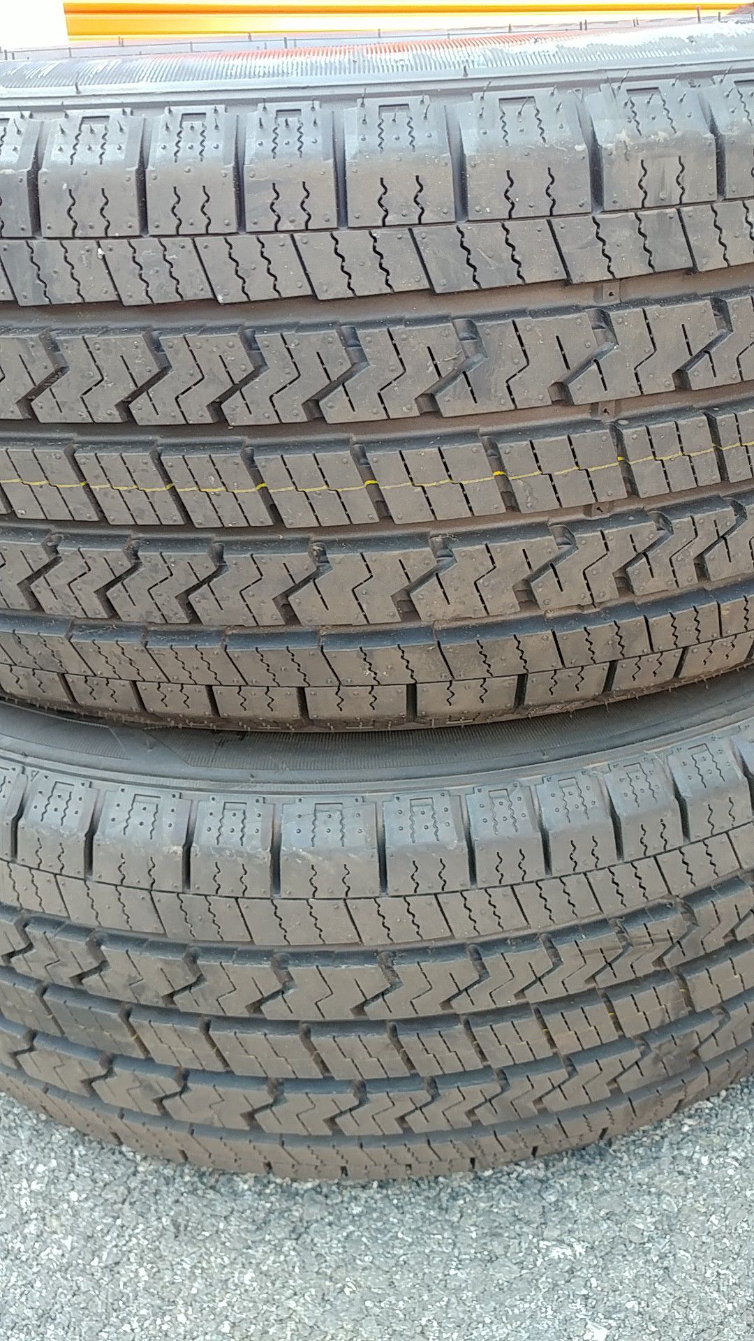 245 55 19 set of 4 tires Hercules terra trac