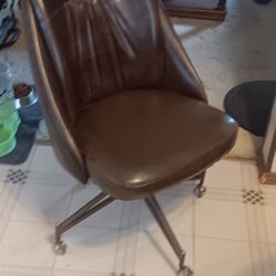 Dinning Table & 6 Chairs
