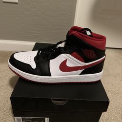 Brand New Jordan 1 Nike Retro Mid Black Gym Red Men’s Size 9.5