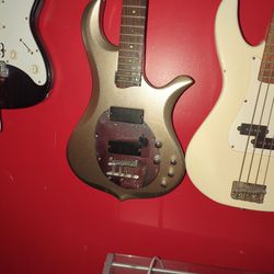 Broken Traben Bass Guitar (Free)