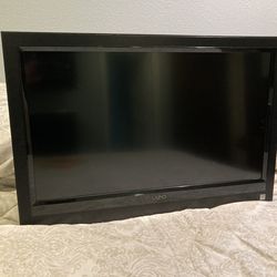 32” TV And Wall Mount