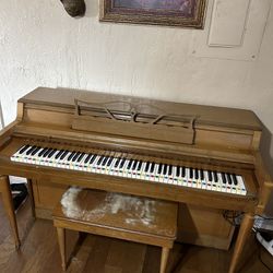 Piano Wurlitzer Satin Oak