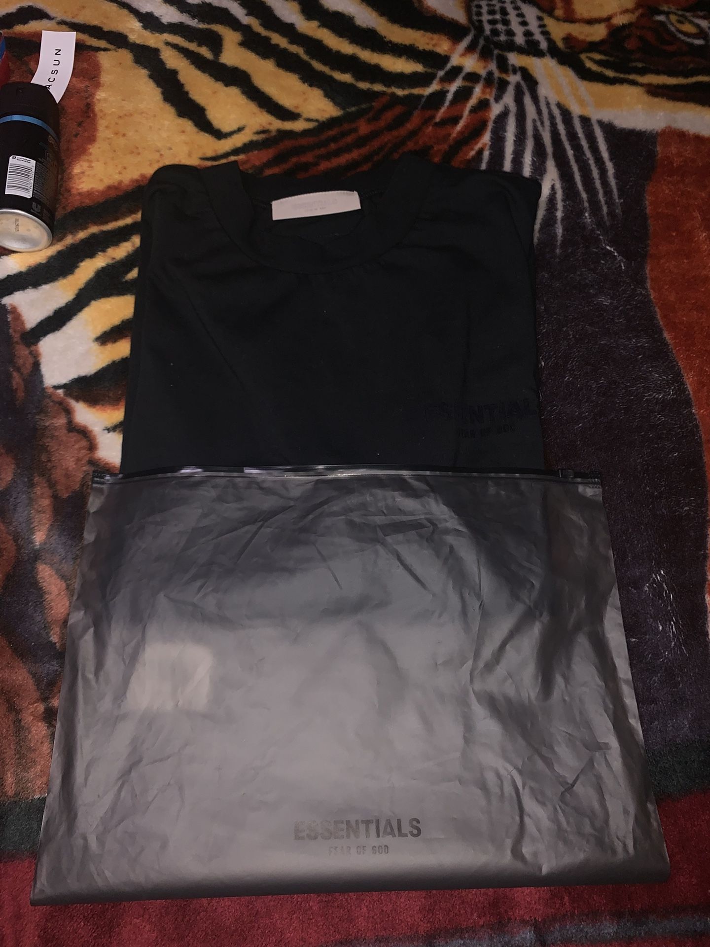 Essentials Shirt Size Meduim