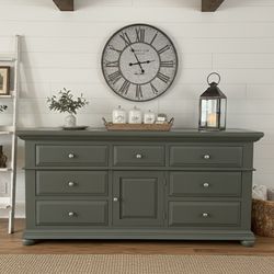 Vintage Broyhill Farmhouse Dresser : Buffet : Coffee Bar : Credenza : TV Stand - delivery available 