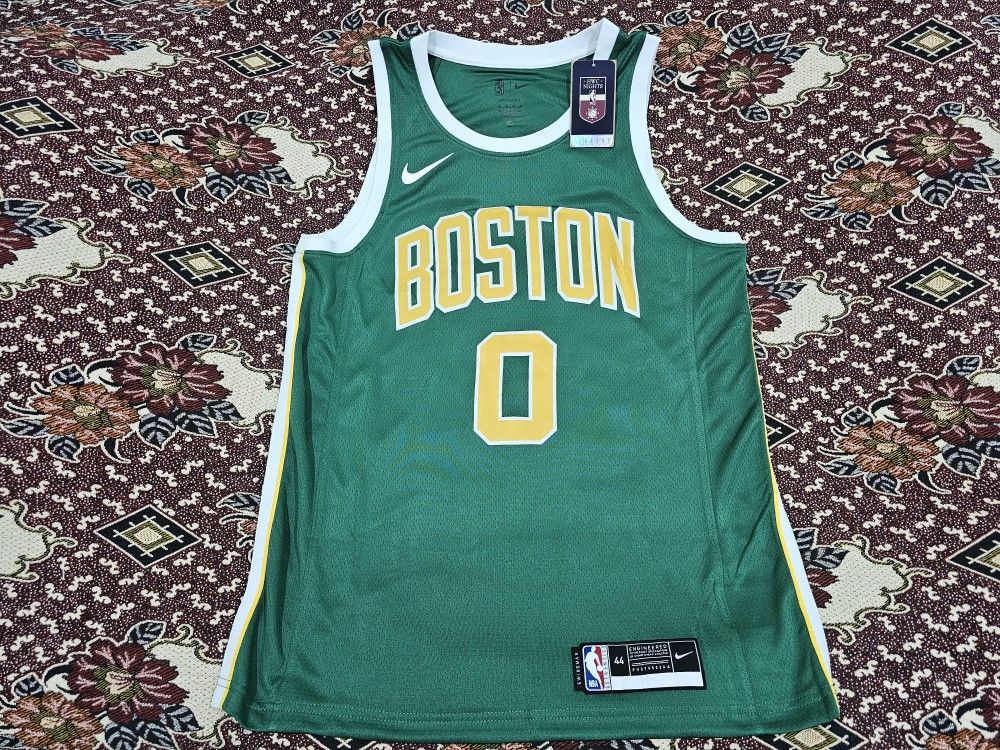 Jayson Tatum 17/18 Boston Celtics Earned Edition #0 Swingman Jersey! - SUPER RARE! Medium
