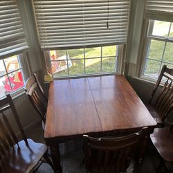 Dining Table - Expandable - Solid Table 