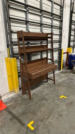Desk - Bixby Desk - Amazing Condition - 150$