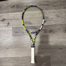 Babolat Pure Aero 98 2023 4 1/4 grip