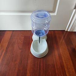 Gravity Pet Water Bown