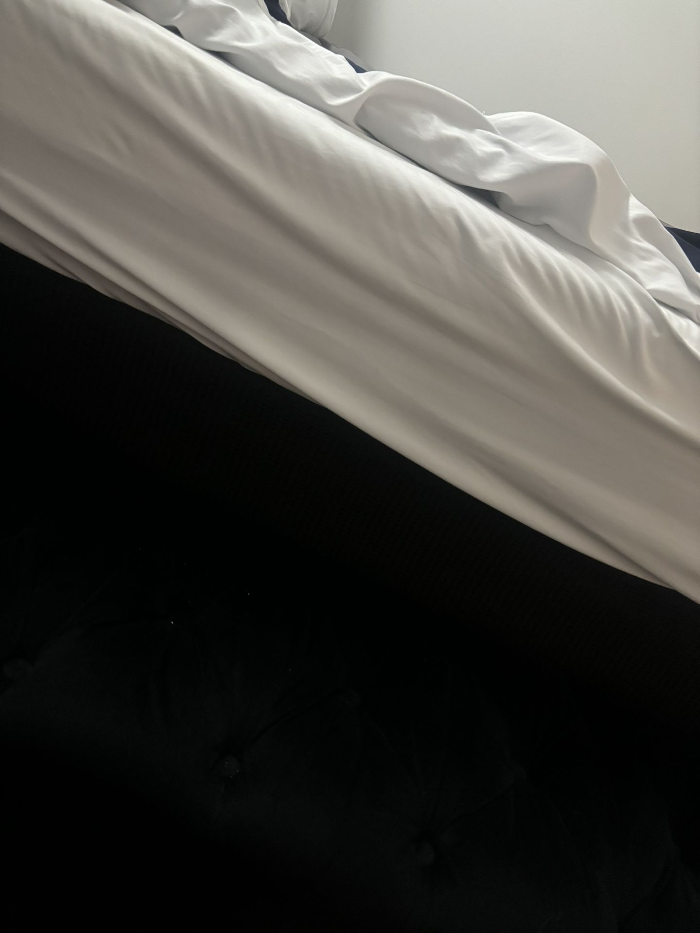 Box spring Queen Bed