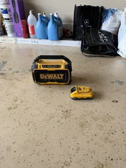dewalt radio with battery 