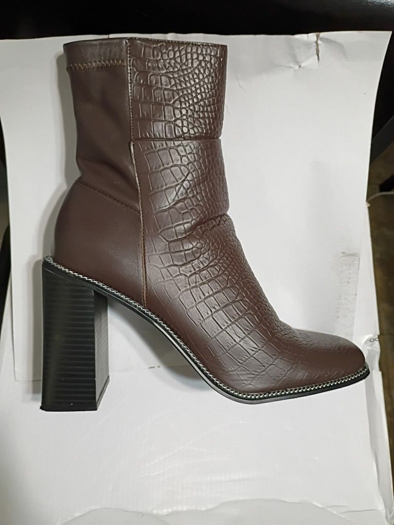 Women's Aldo Fashion Boots Like New!!!