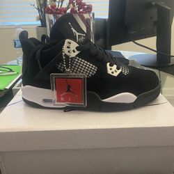 White Thunder Jordan 4