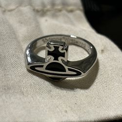 Women’s Vivienne Westwood Ring Size 6 .925 Silver Great Condition Comes with Dust Bag As Shown. 