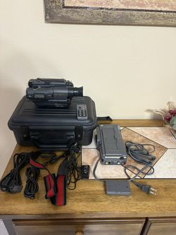 Ricoh R-87H Video Camera Recorder With Case & Accessories (For parts)PLEASE READ .