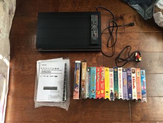 Toshiba VCR/DVD Combo with 15 Family Friendly VHS Tapes