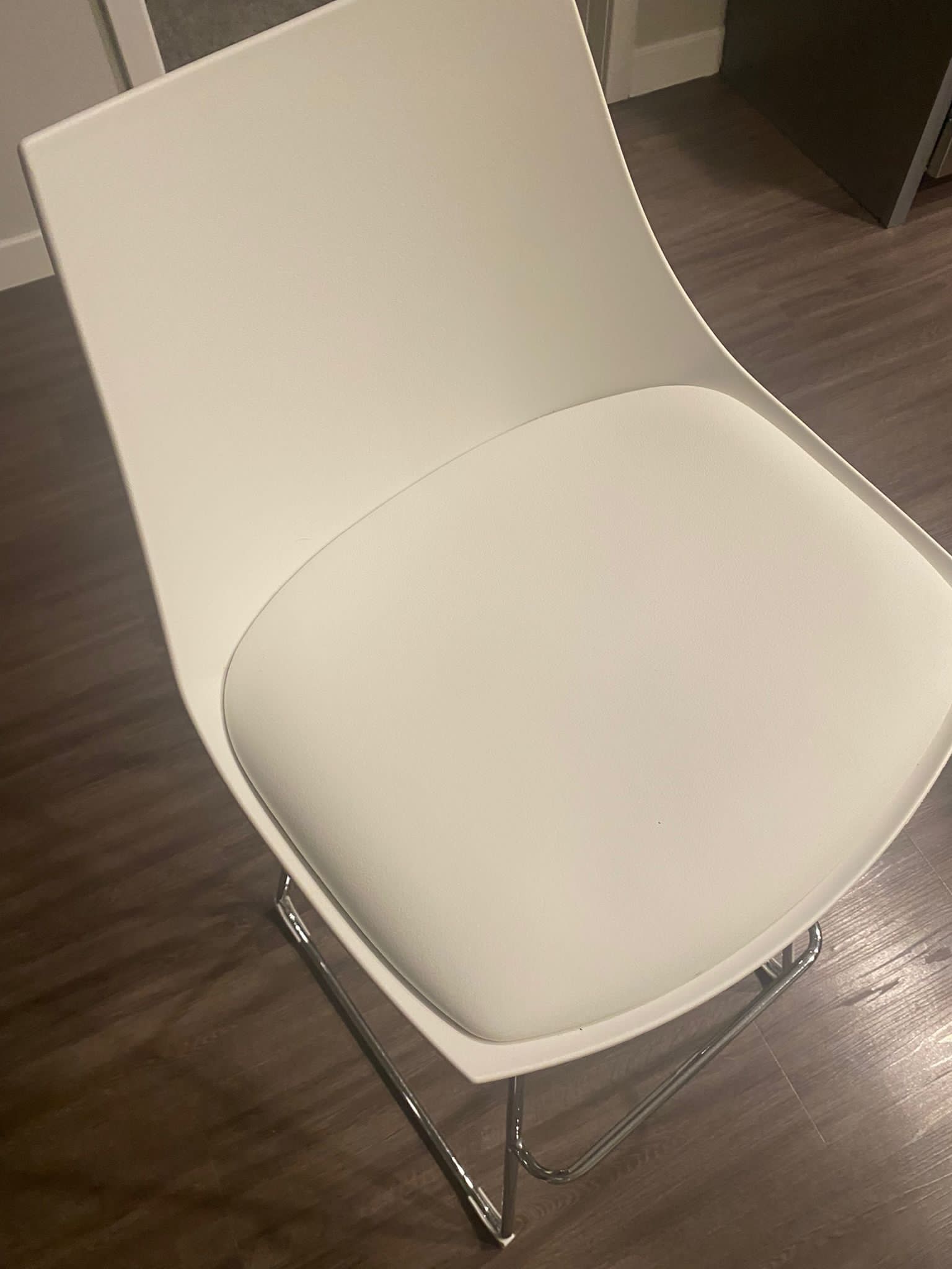 High Chairs 4 White Like New