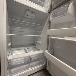 BEER FRIDGE! 14.6 CF TOP-FREEZER FRIDGE