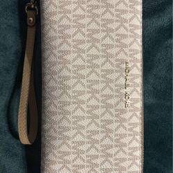 Michael Kors wallet