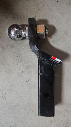 Trailer hitch ball mount