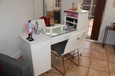 Manicure Table