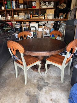 SOLID ROUND TABLE With 6 Chairs