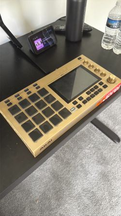 Akai MPC Live (1st Gen) – Gold Edition – Excellent Condition
