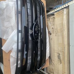 15-17 F-150 Glossy Black Grille - Broken Side clips