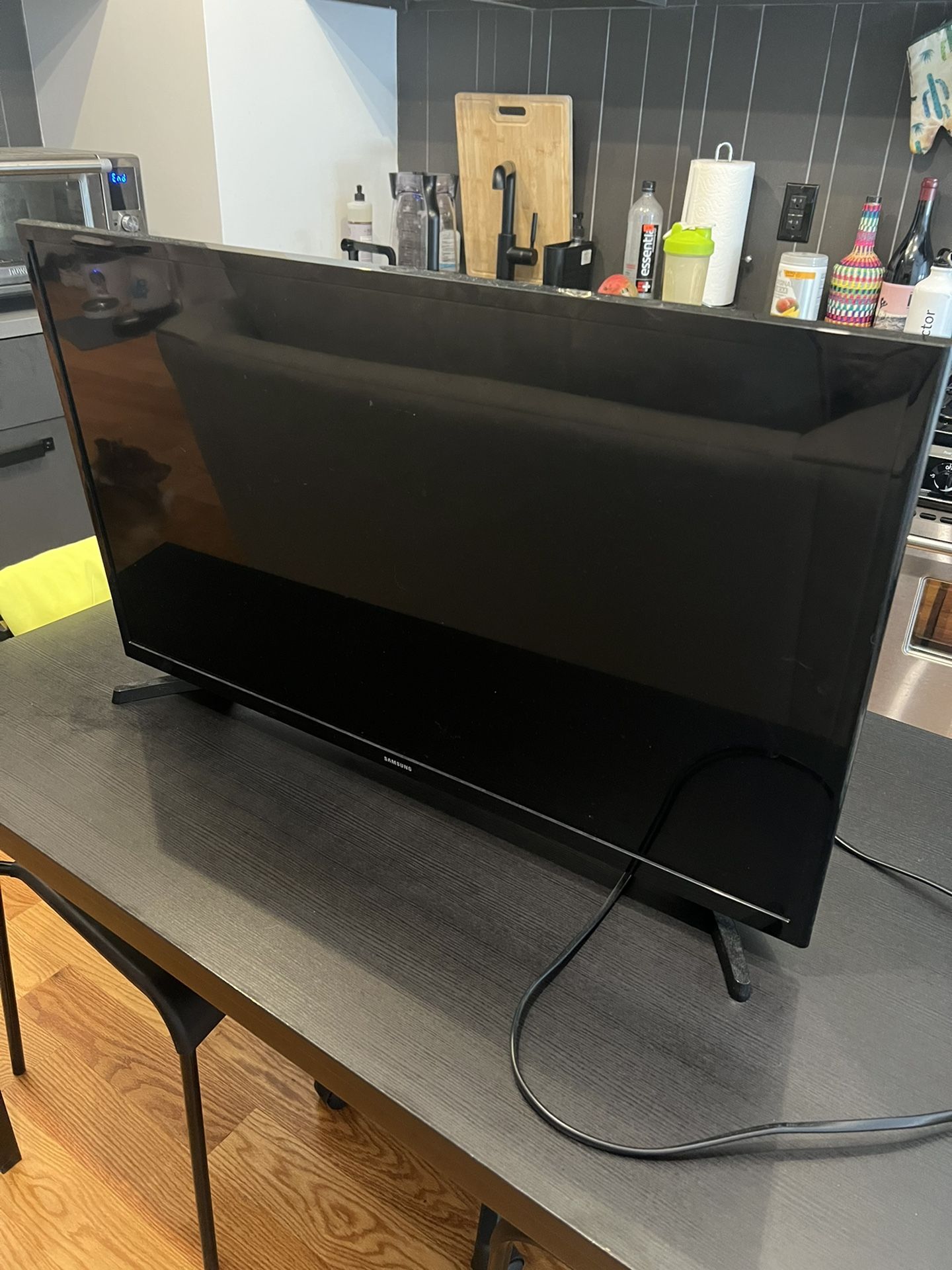 Samsung 32” TV