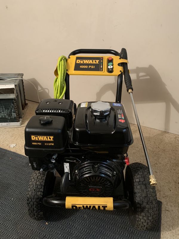 DEWALT 4000 PSI at 3.5 GPM Gas Pressure Washer Powered by Honda with