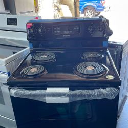 Hotpoint Electric Stove 3 Coils In Black