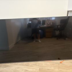 86” LG 4K UHD Smart TV – Excellent Condition