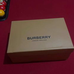 Burberry shoes size 10