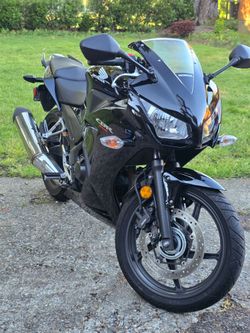 Black 2015 Honda CBR300R