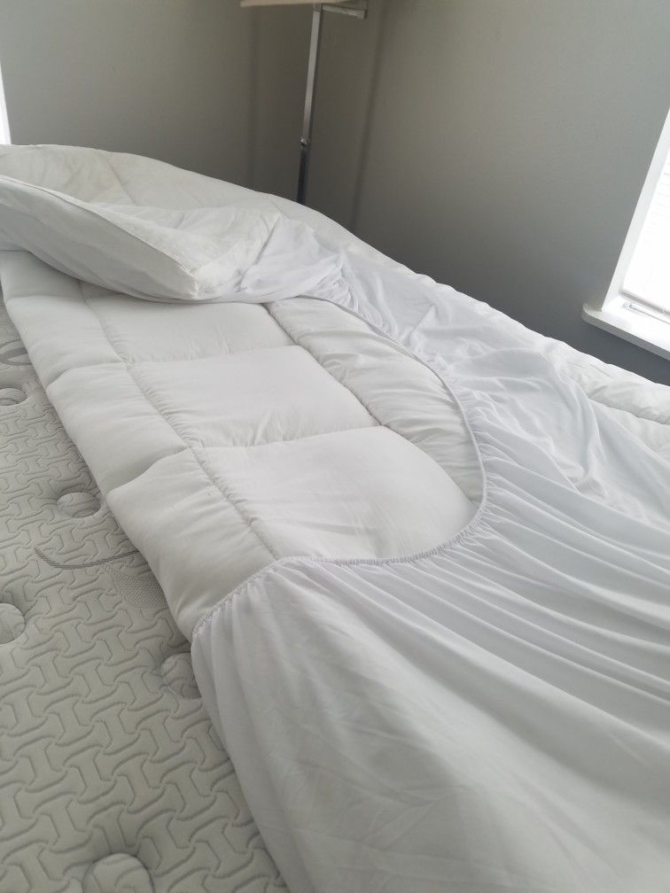 Queen Size Mattress Cover