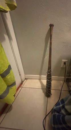 Barbed wire bat *prop*