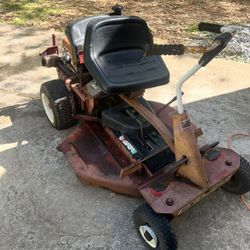 Riding Lawn Mower w/ Briggs & Stratton 8 HP Engine needs to be repaired