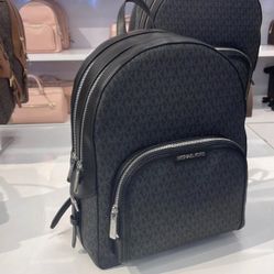 MICHAEL MICHAEL KORS LG ZIP PKT BACKPACK