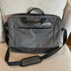 Kenneth Cole Reaction Black Nylon Crossbody Messenger Bag School Laptop