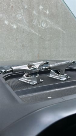 Royal 149 inverted trucks
