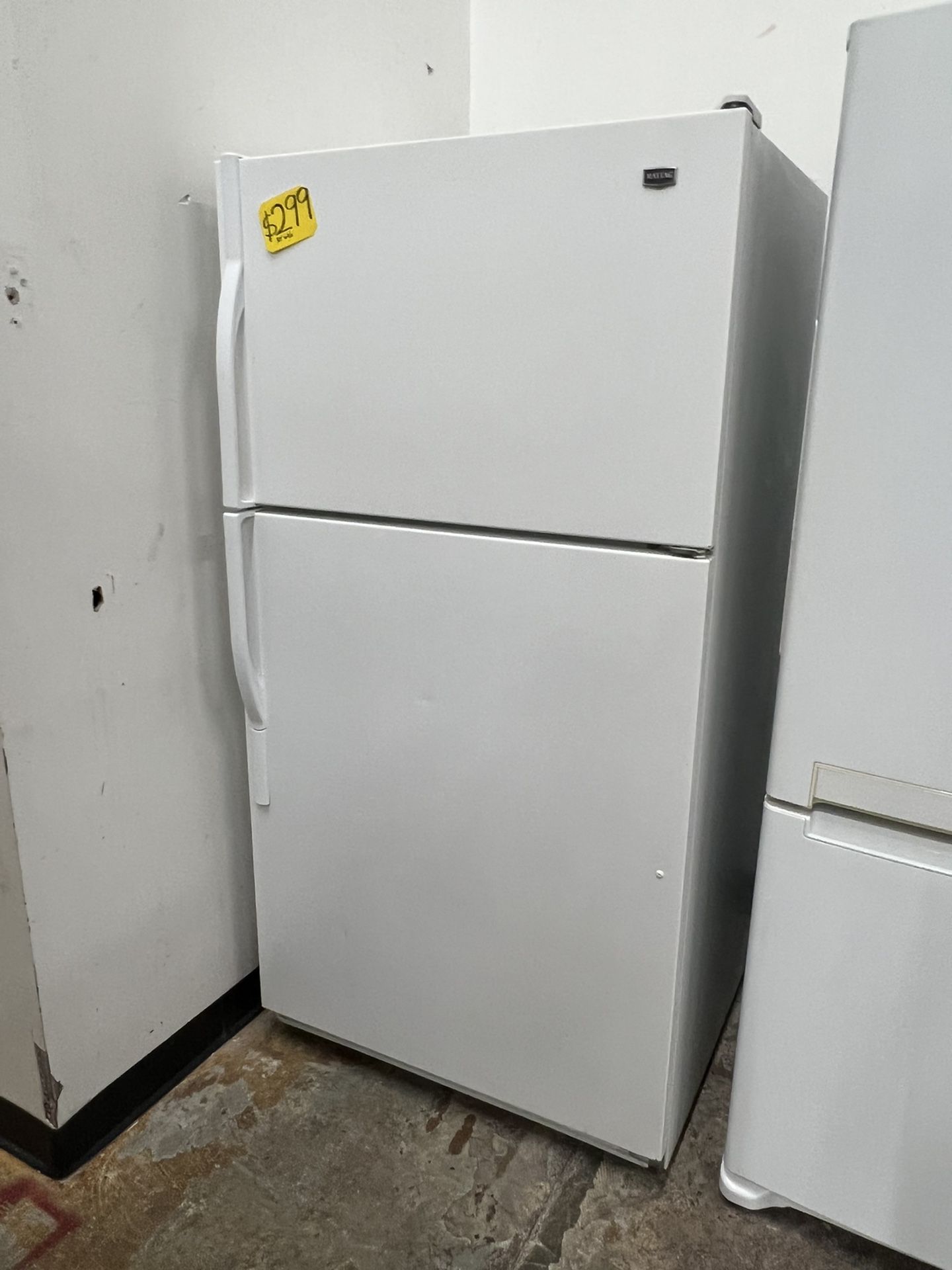 Maytag 33”wide Top Freezer Refrigerator In Great Condition