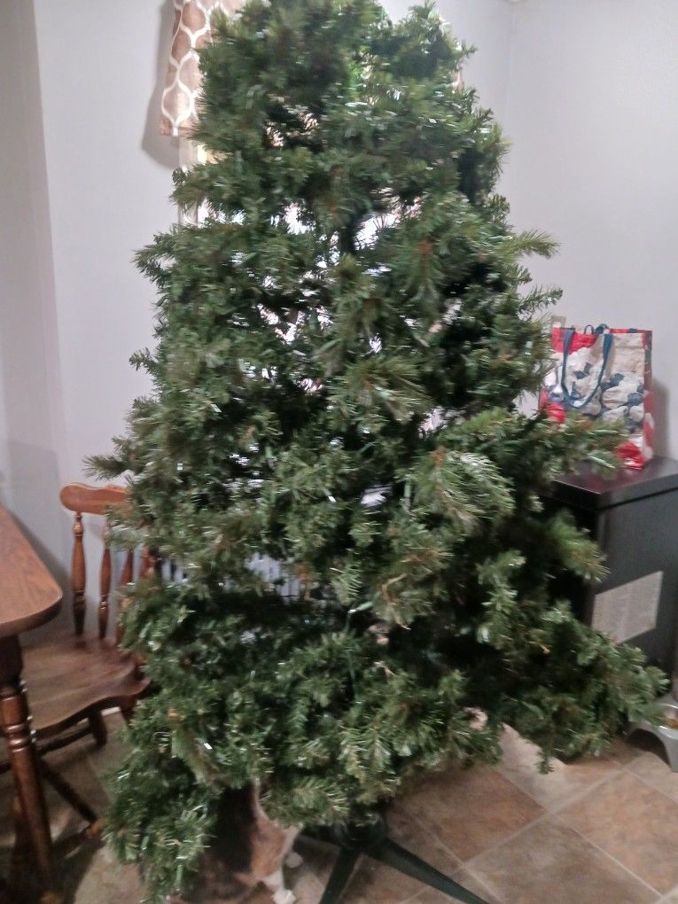 Large Prelite Tree 7.5 Or 8 Ft With Stand