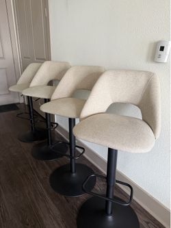 Swivel adjustable height barstools
