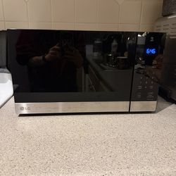 LG 0.9 Cu Ft Countertop Microwave MSER0990S Smart Inverter Sensor Cooking Black Stainless