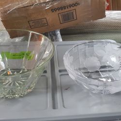 2 Glass Serving Bowls